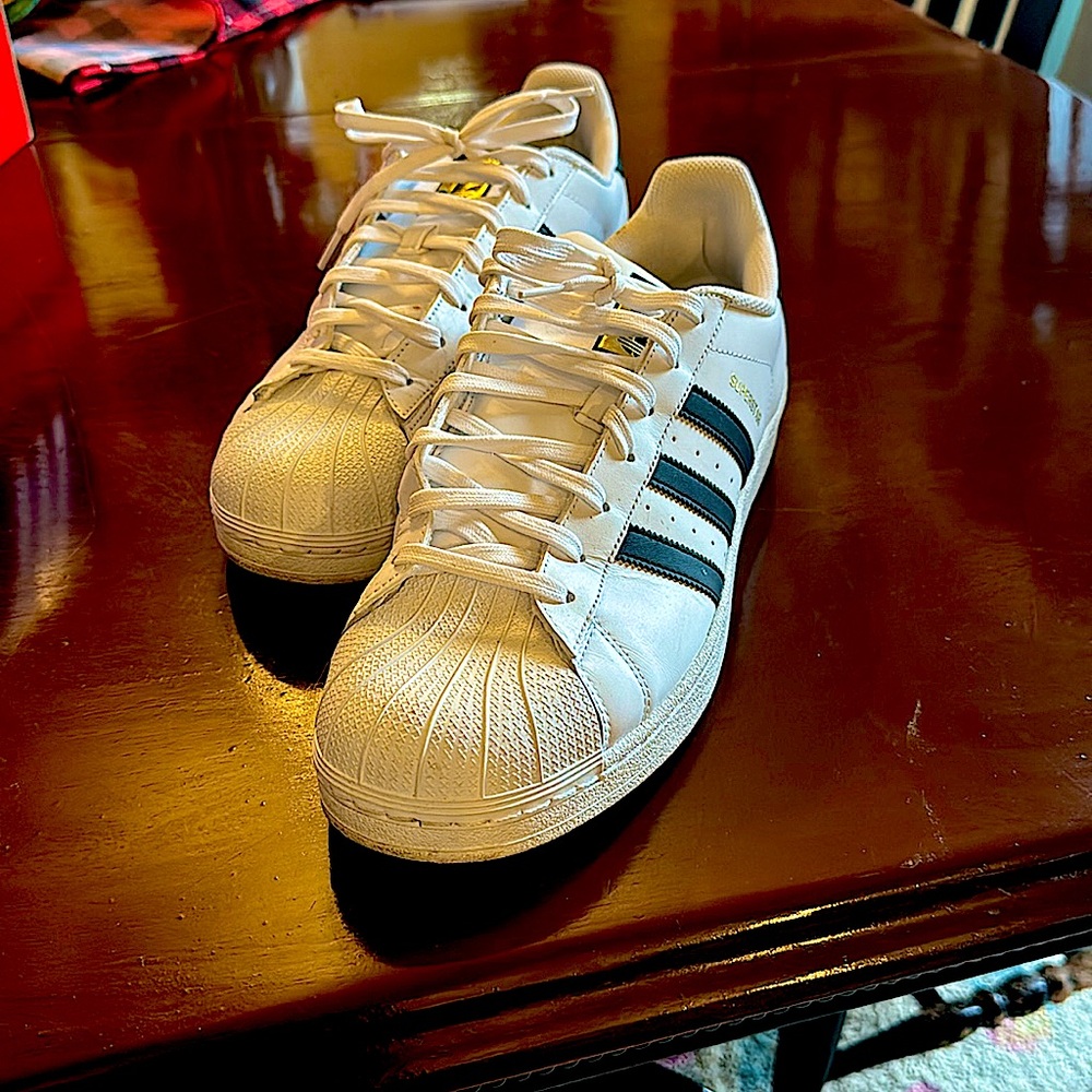 Men’s size 13 adidas supper star Negatives like new